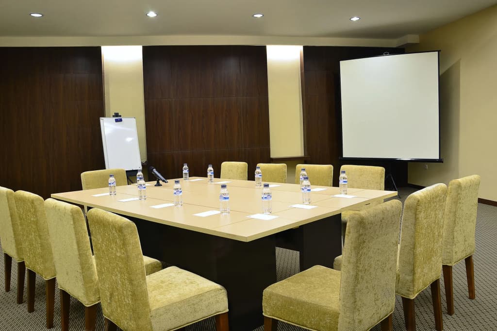 Hotel Feodora Grogol - photo 17