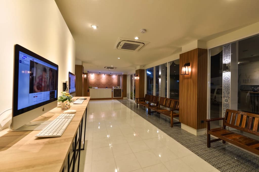 Montree Phuket Hotel - photo 2