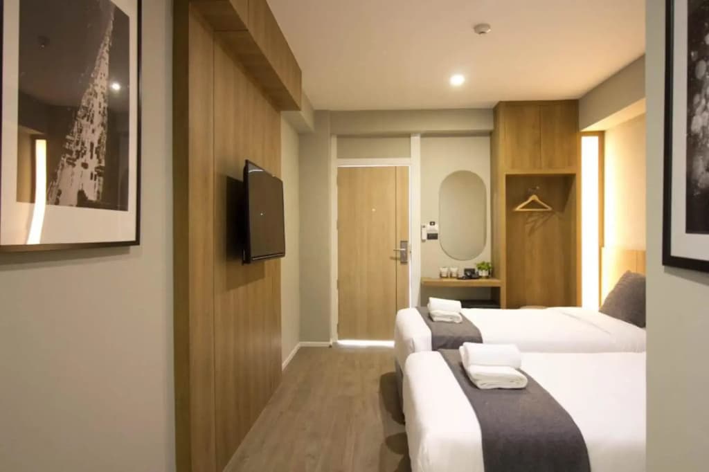 B Stay Hotel - photo 4