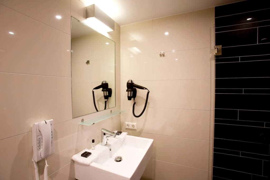 Royal Amsterdam Hotel - photo 20