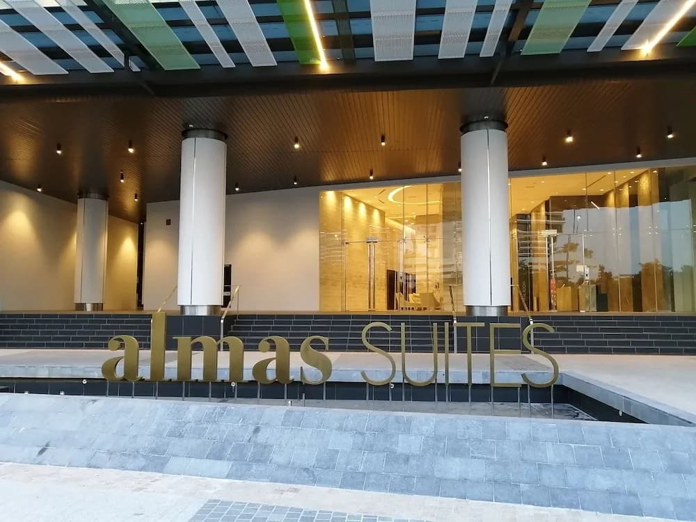 Almas Suites Puteri Harbour Hello Kitty - photo 1