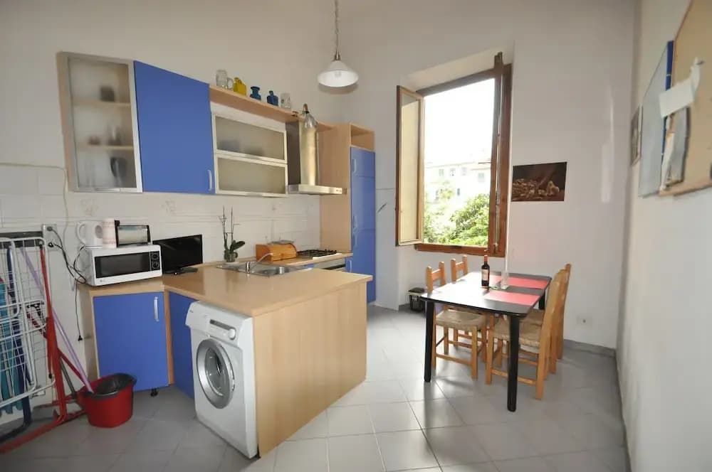 A Few Steps To Independence Square Delightful 3BD - photo 17
