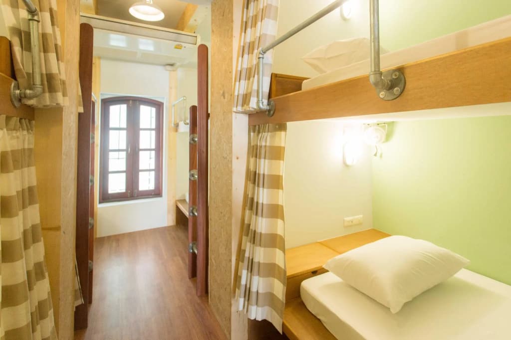 Barn and Bed Hostel - photo 5