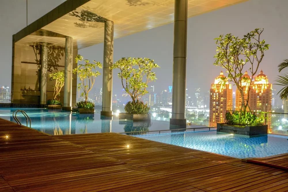 Elegant Four Winds Apartment with Infinity Pool Facility - photo 15
