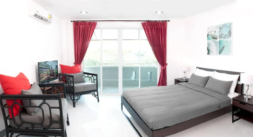 Surin Beach Rooms - photo 6