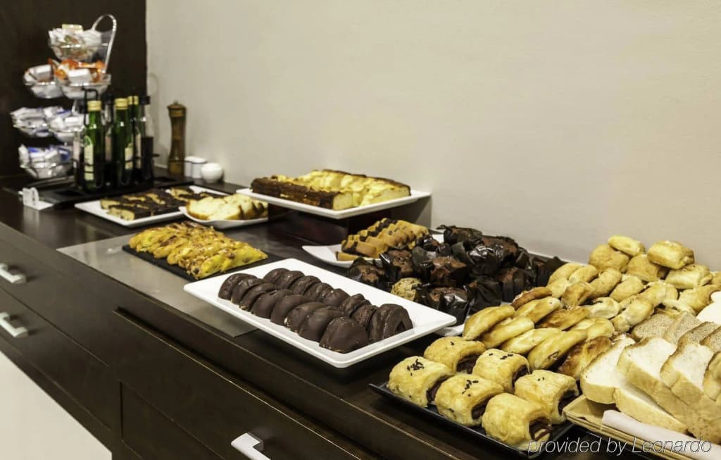 Hotel ILUNION Suites Madrid - photo 14