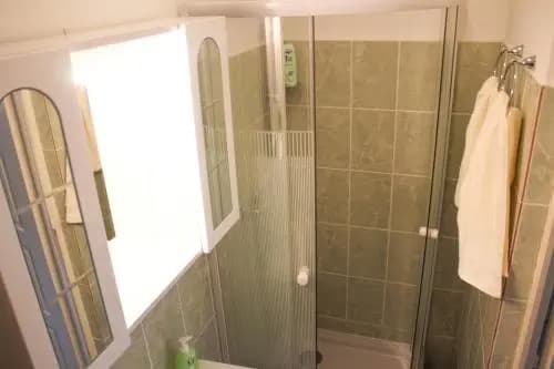 Little Hungary Apartment - photo 8