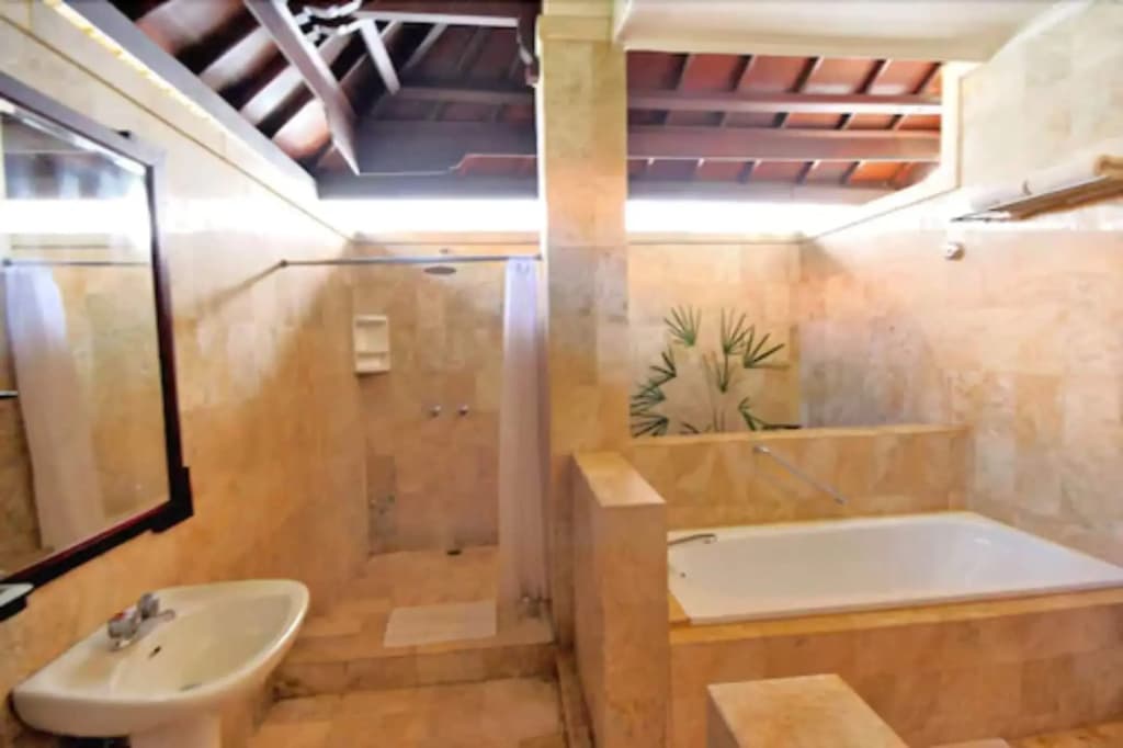 Royal Hotel and Villa Bali - photo 14