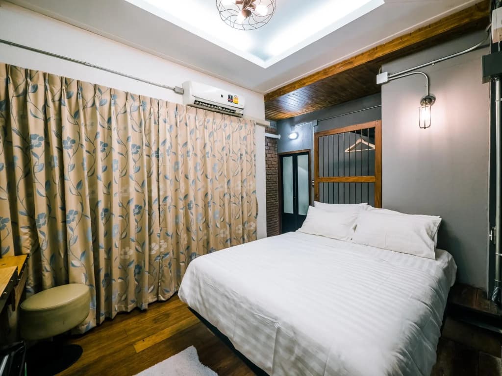 Zeds Hostel Bangkok - photo 2