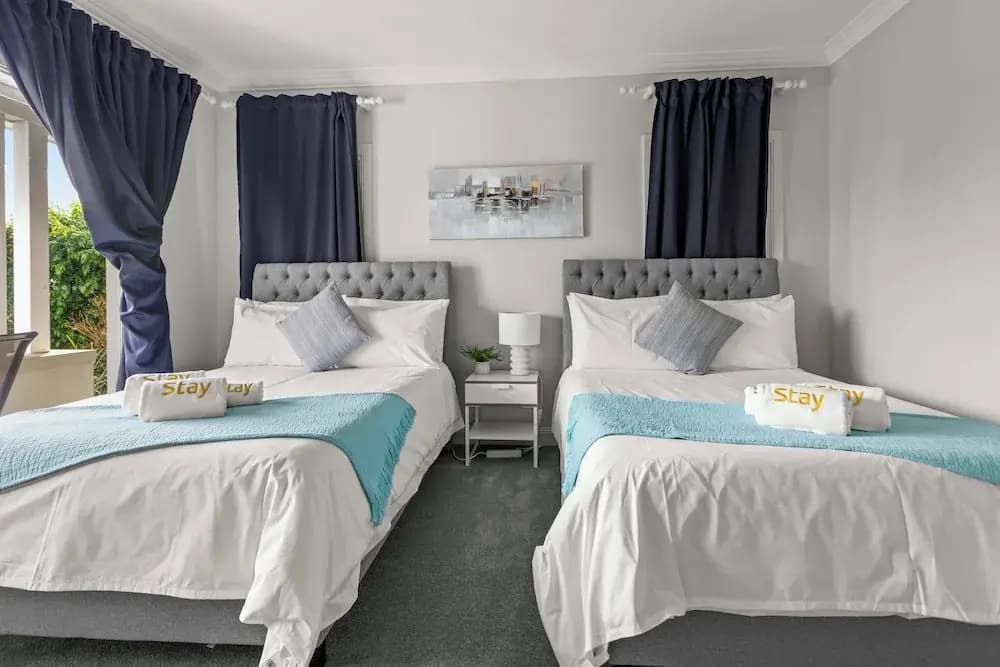 StayAU Contemporary 5BRM Families Home Point Cook - photo 3