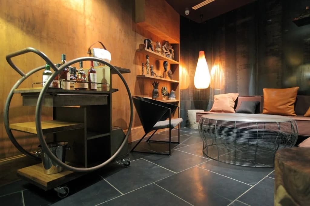 Hidden Hotel - photo 2