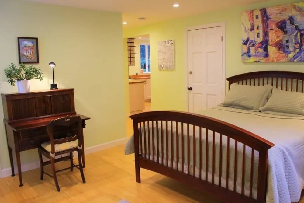 Cow Hollow Studio Holiday - photo 2