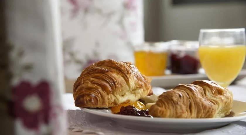 Anita’s Bed and Breakfast - photo 9