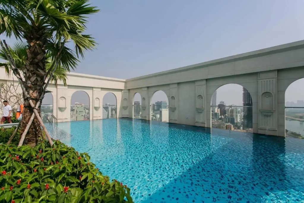 The Manner Icon 56 Rooftop Pool - photo 12