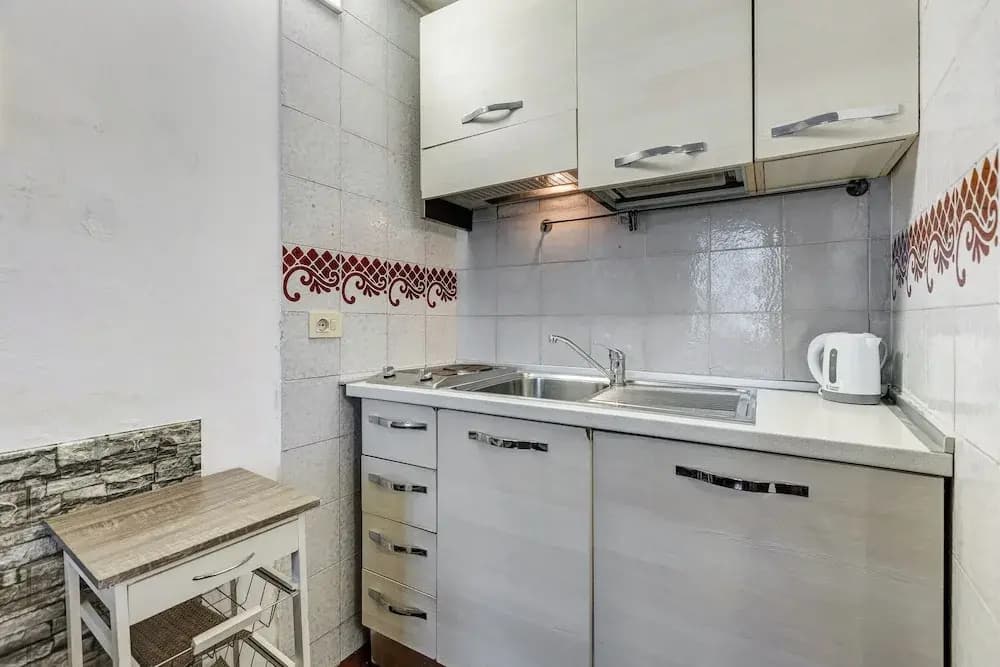 Charming Apt with Garden and Park - photo 17