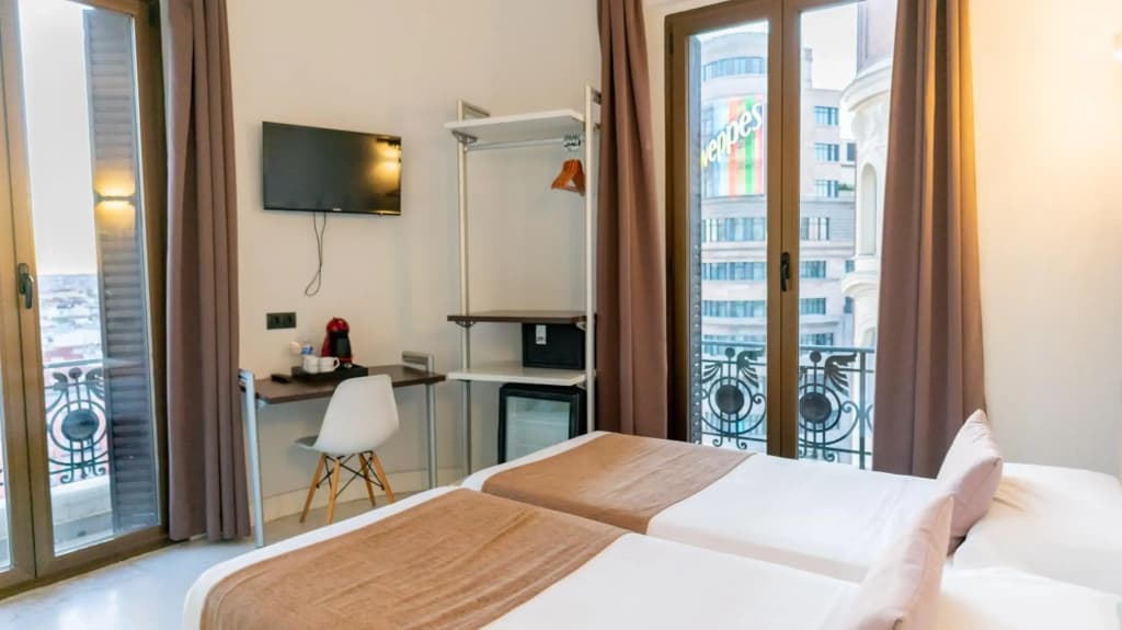 Hostal Gran Via 44 - photo 3