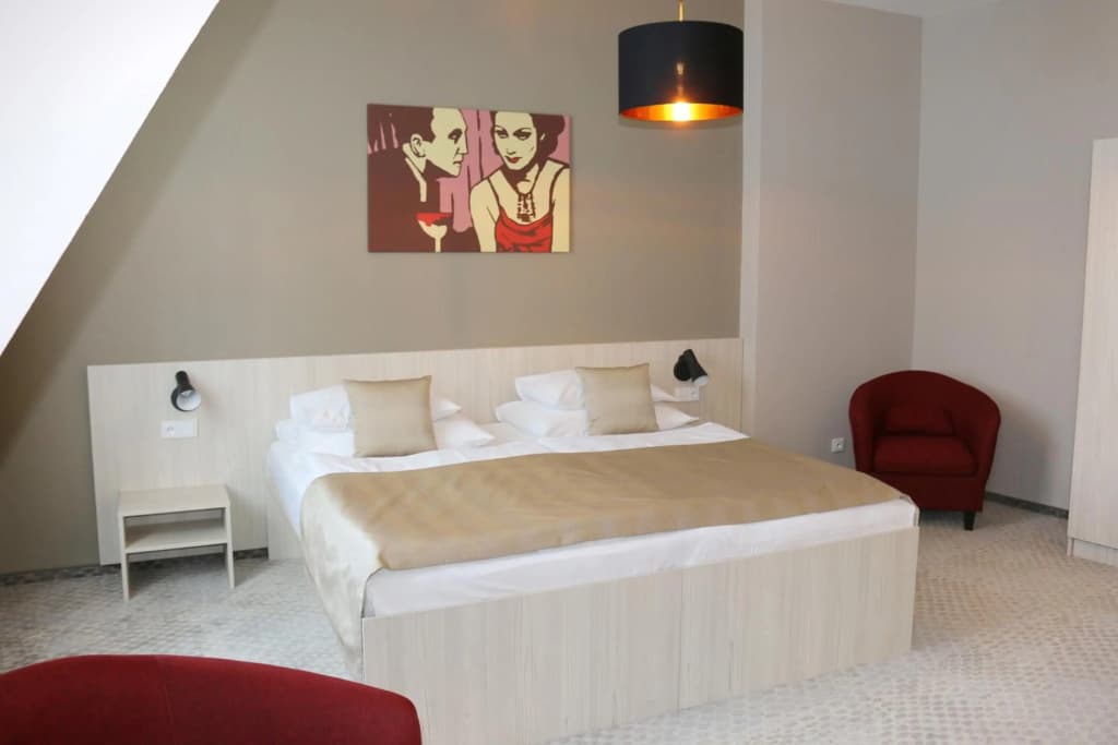 1. Republic Hotel - photo 2