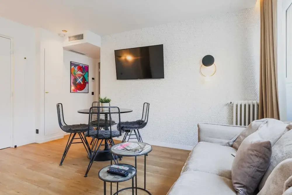 Elegant Apartment - 2br/6p - Canal St Martin - photo 9
