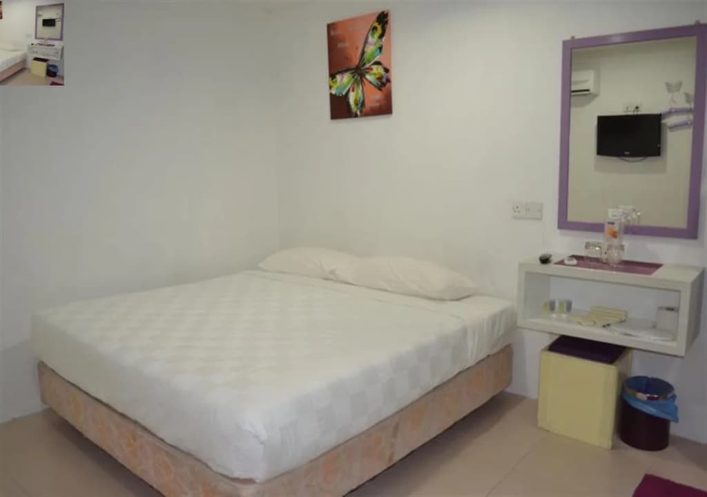 Lavender Hotel Teluk Intan - photo 2