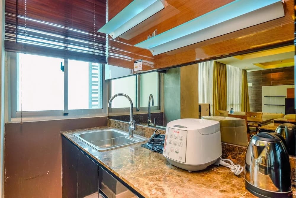 Homey Penthouse 3Br With Extra Room Kemang Village Apartment - photo 20