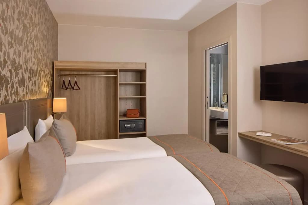 Timhotel Le Louvre - photo 38