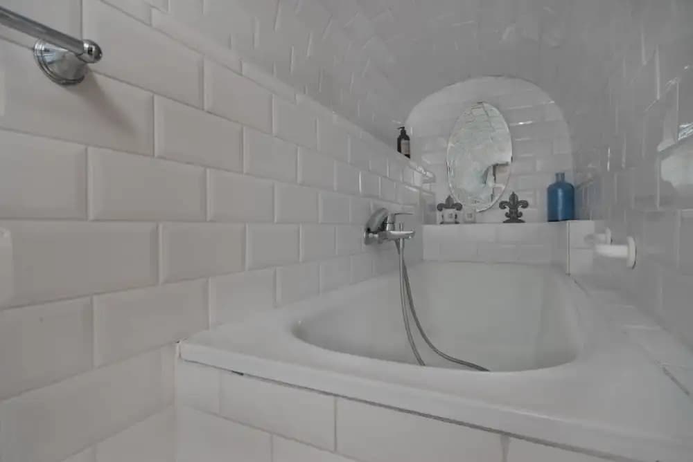 Classy Bourgeois Chic 2 Bedroom Apt in Le Marais - photo 8