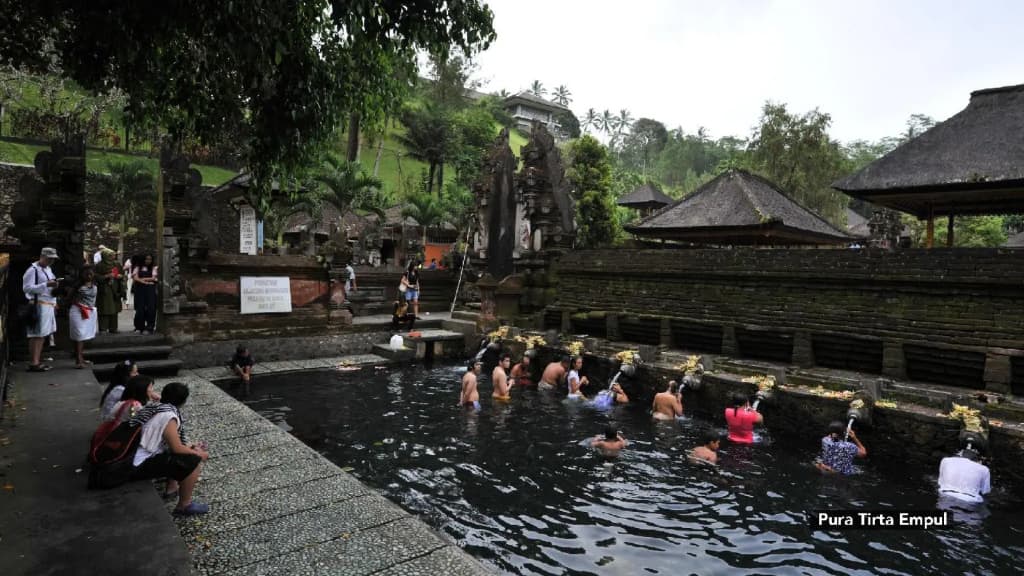 ZEN Rooms Sriwedari Ubud 1 - photo 13