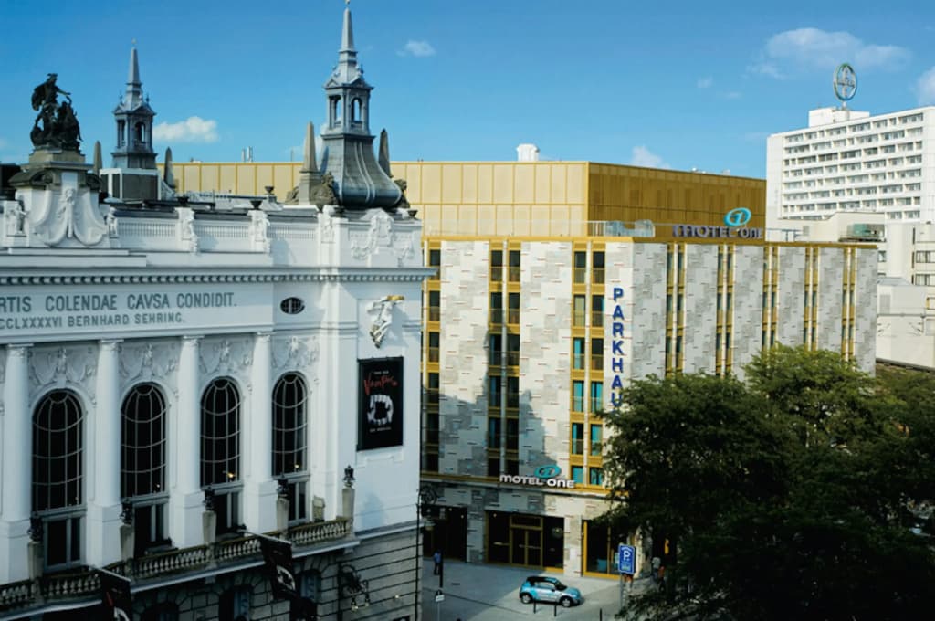 Motel One Berlin-Ku'Damm - photo 1