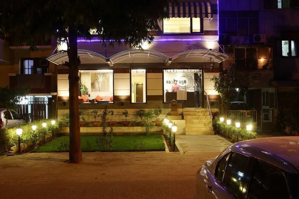 Stallen Suites Nehru Place - photo 16