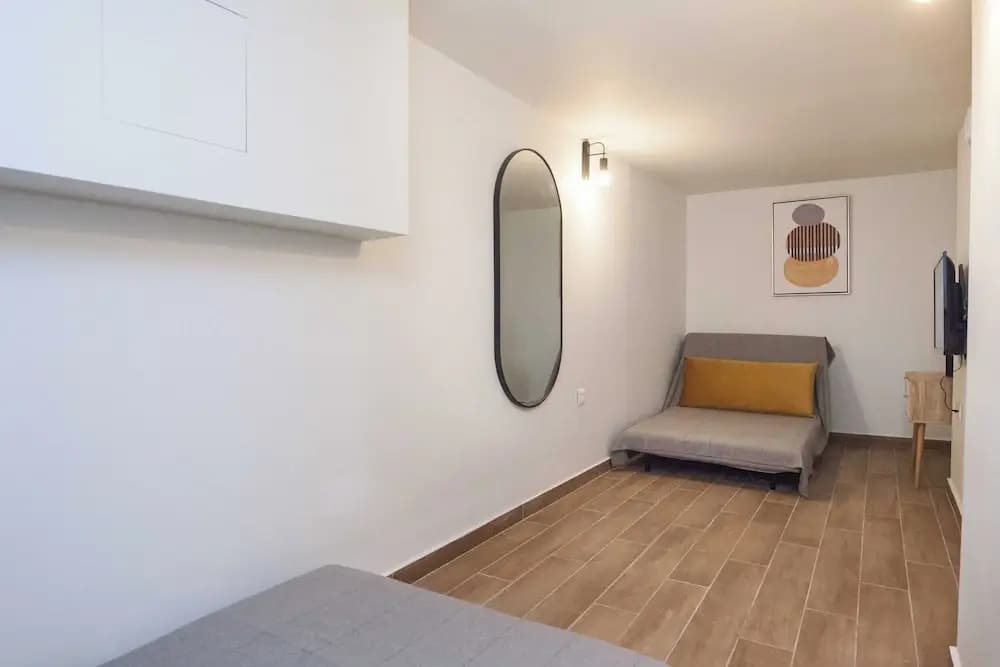 Cozy 1 Bd Basement Apt in Pagrati - photo 11