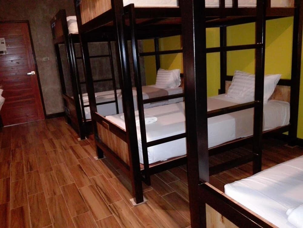 Lanta Chaolay Hostel - photo 2