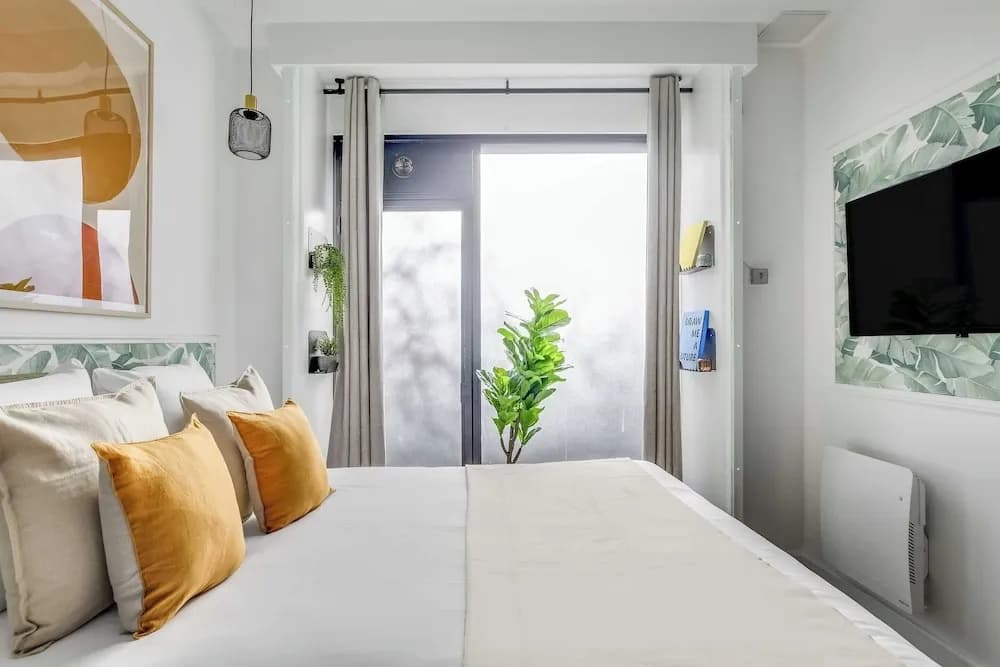 Charming Studio Apartment - AC- 2P - Nation - photo 3