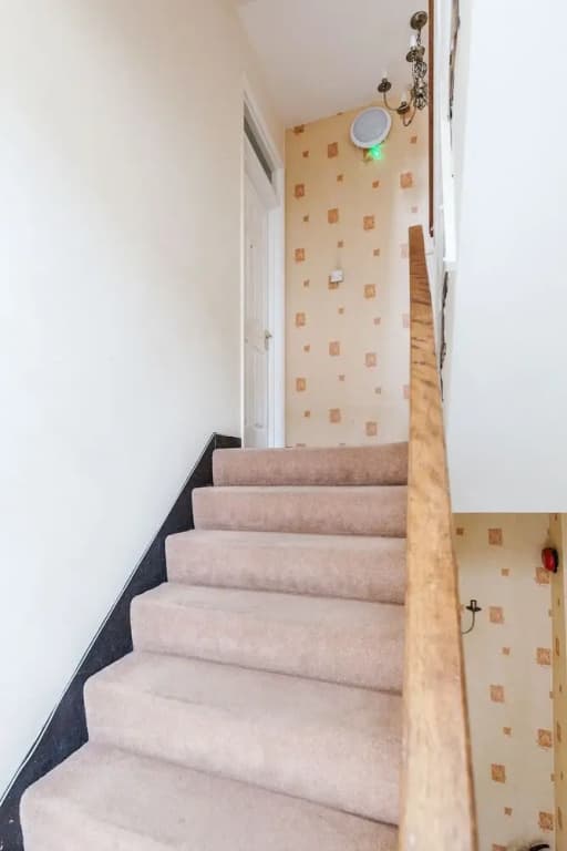 Kings Road Apartments - photo 10