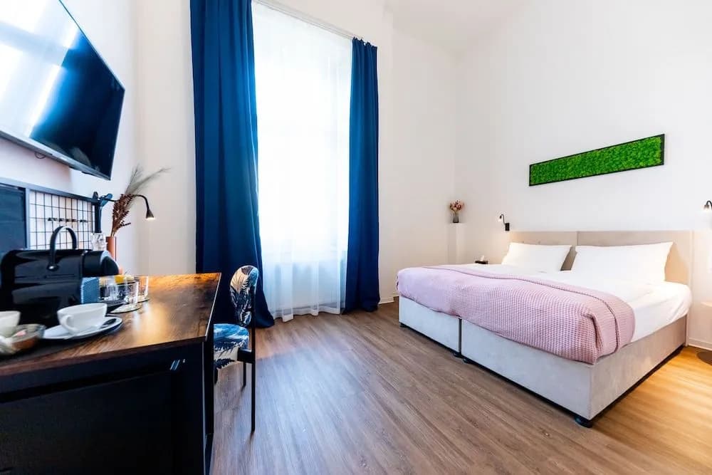 Adagio Downtown Rooms - photo 6