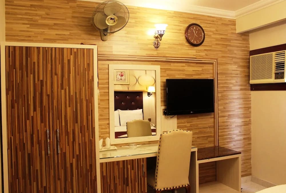 Sutchi Hotel - photo 7