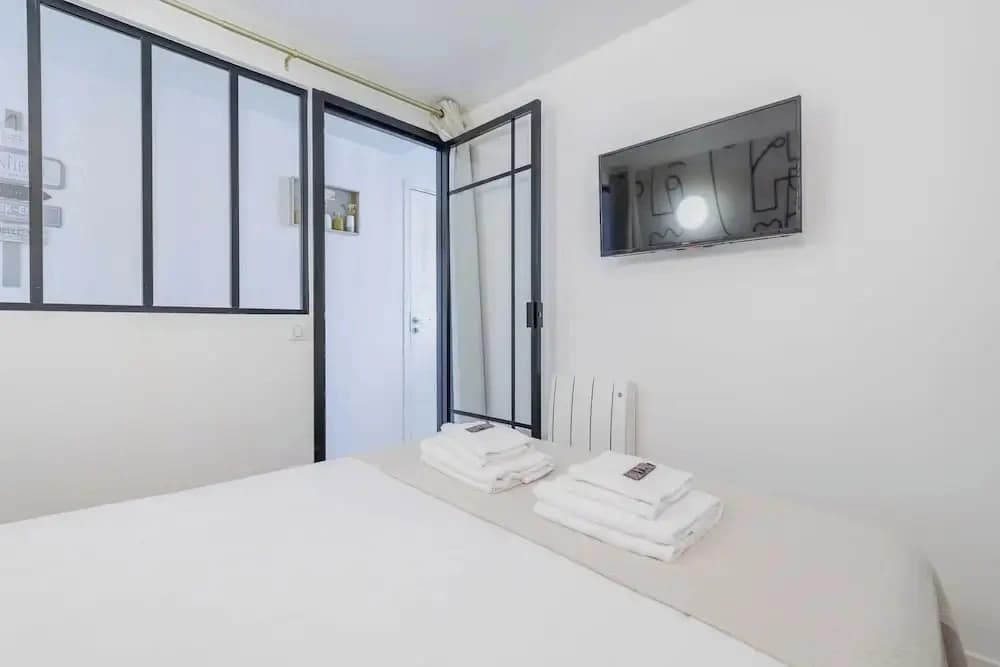Chic, Comfortable Flat Near rue Montmartre - photo 3