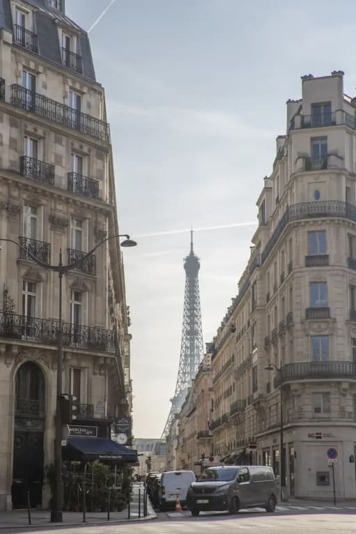 Luxury 4 Bed Residence - Next to Arc de Triomphe - photo 8