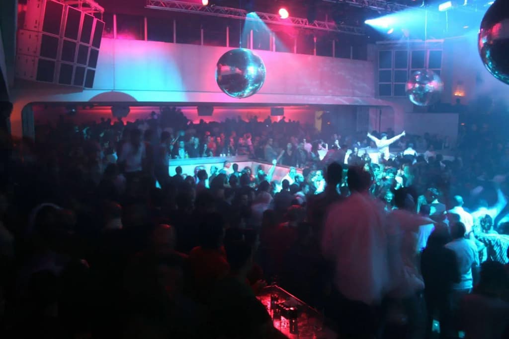 Crystal Hotel - photo 9