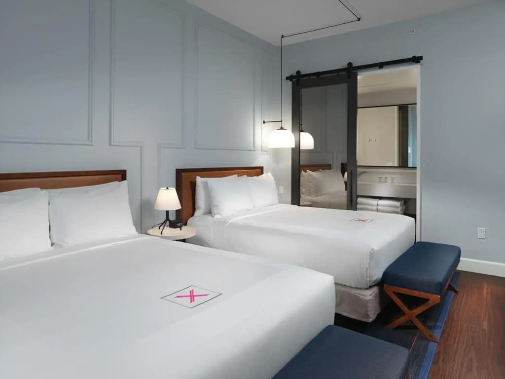 Axiom Hotel - photo 11