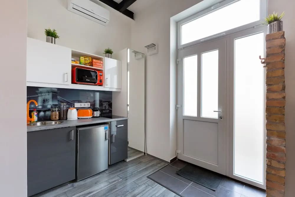 Downtown Studio Apartment - photo 12