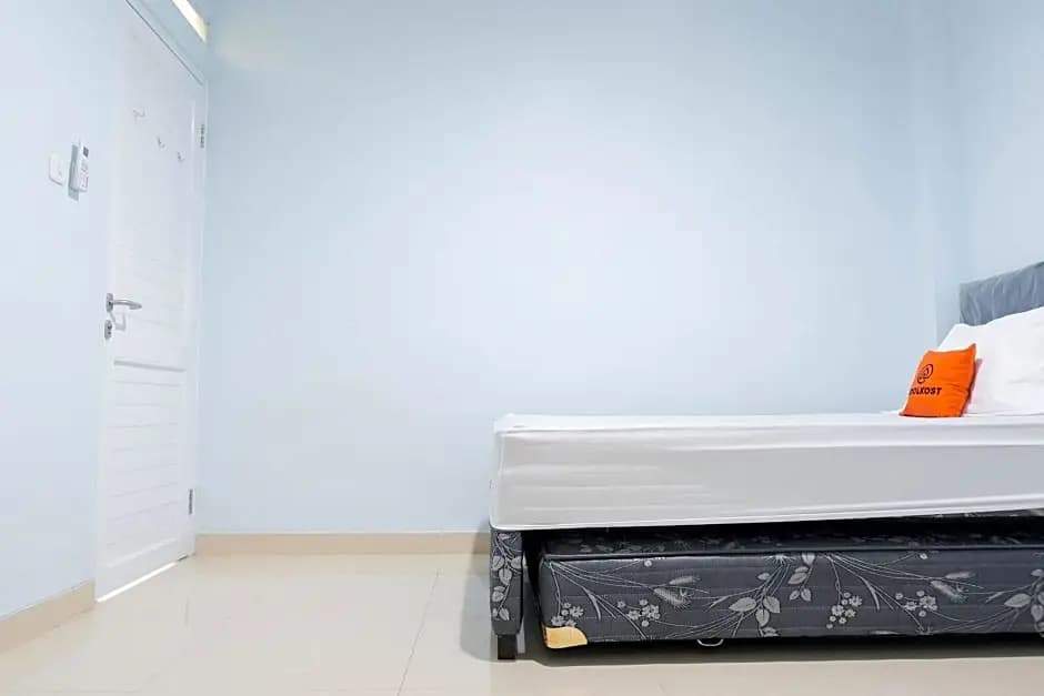 KoolKost Syariah near Green Pramuka Square Mall - Minimal Stay 6 Nights - photo 6