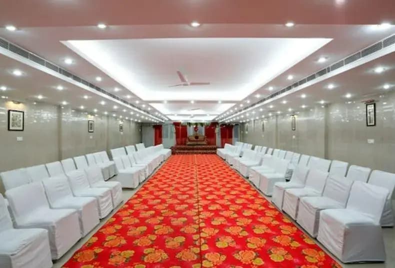 Hotel Anand Lok - photo 19