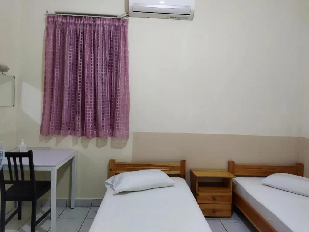 San Remo Hostel - photo 2