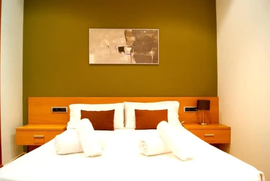 Places4stay Ramblas 2bd - photo 6