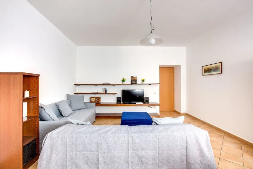 Large and Bright Flat in a Great Area - photo 4