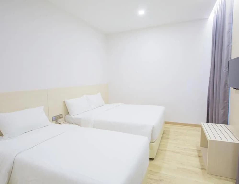 Minimalist Hotel - photo 18