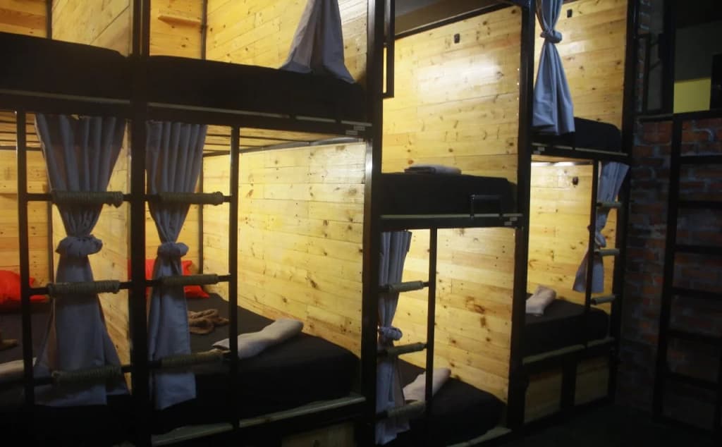 THE BUNK BACKPACKERS HOSTEL by fleur - photo 13