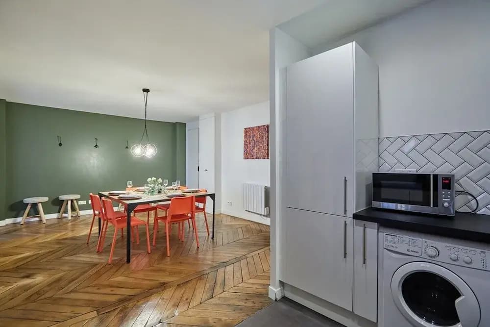 Superb 3 Bedroom Flat in the Center of Paris - photo 14