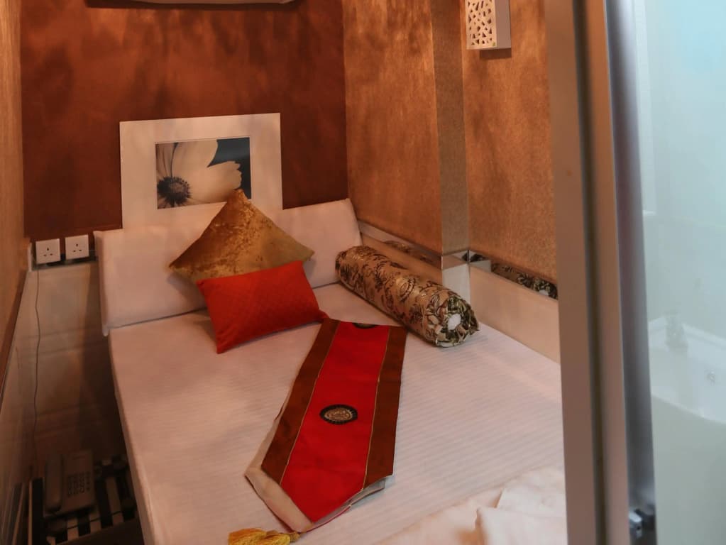 Temple Street Hotel - photo 5