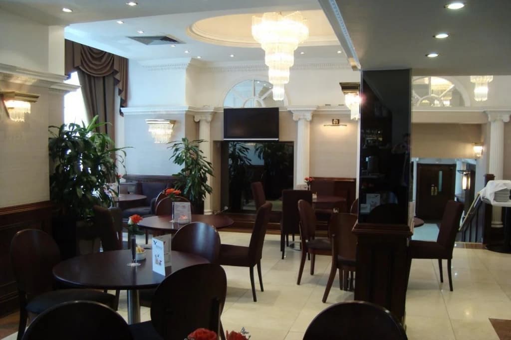 Royal Eagle Hotel - photo 11